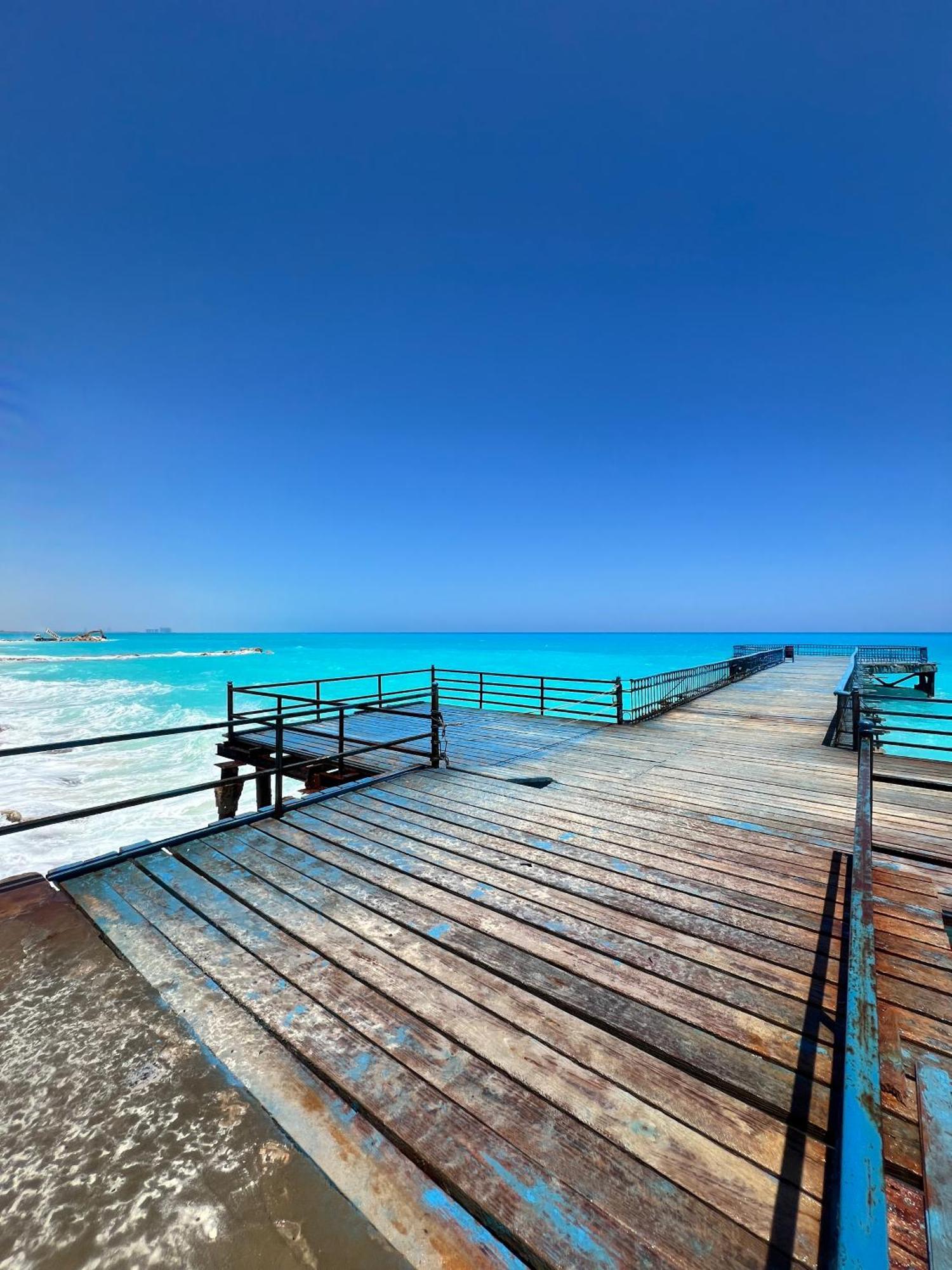Villa Beachfront Chalet In Green Beach, North Coast El-Alamein Exterior foto