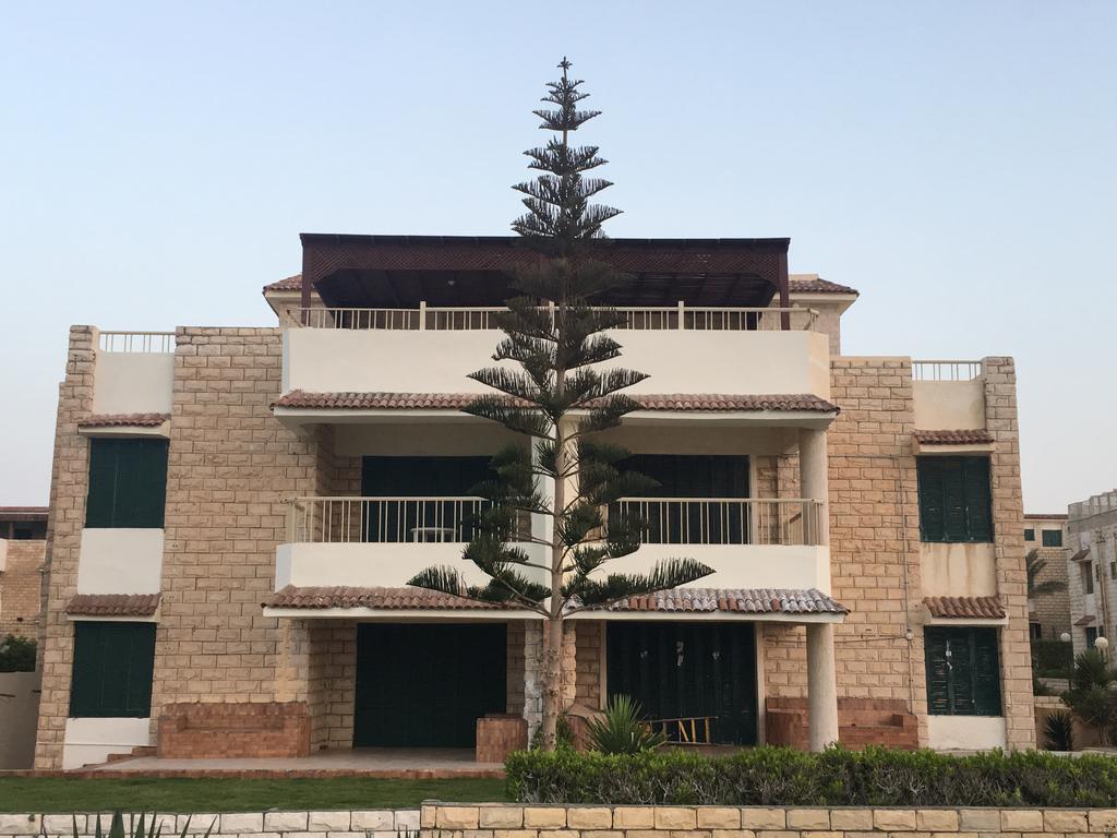 Villa Beachfront Chalet In Green Beach, North Coast El-Alamein Exterior foto
